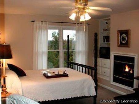 Garden Inn At Bee Rock Monterey الغرفة الصورة